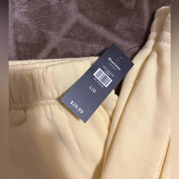 BLUENOTES yellow jogger sweats - Picture 2 of 3